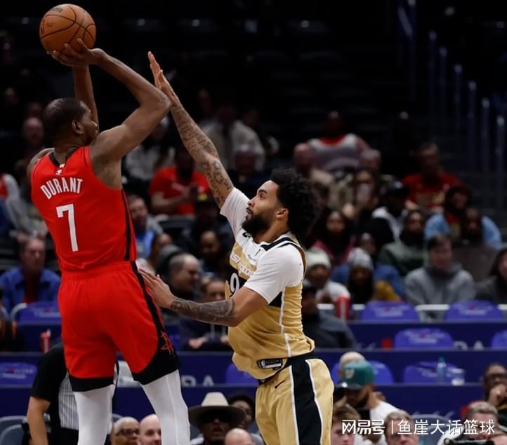 8868体育登录入口-NBA最新排名！火箭坐稳第三，快船收大礼，勇士危险，湖人被甩开